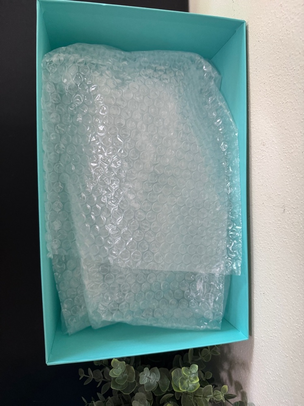 Tiffany & Co. Clear Crystal Wine Glasses with Iconic Blue Box - Picture 5 of 8